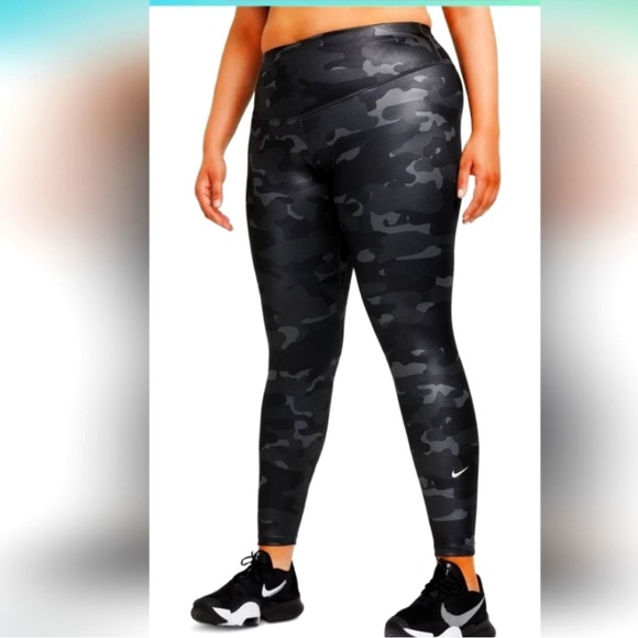 Nike Women's Dark Camo Leggings 2x - Picture 1 of 5